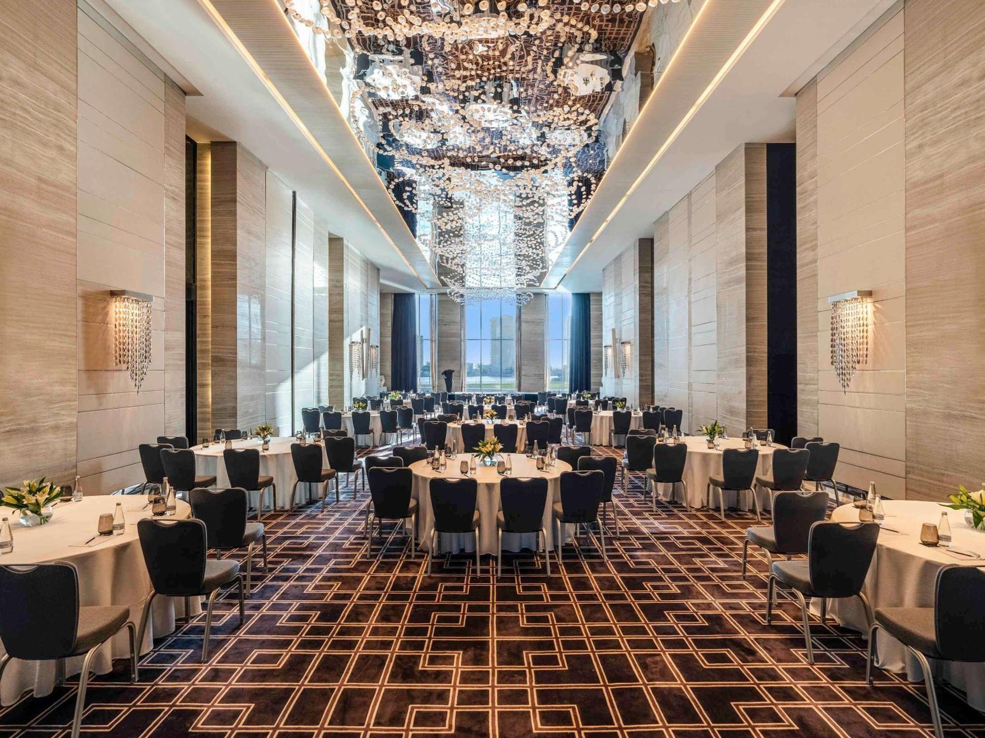 Отель Pullman Dubai Downtown Экстерьер фото