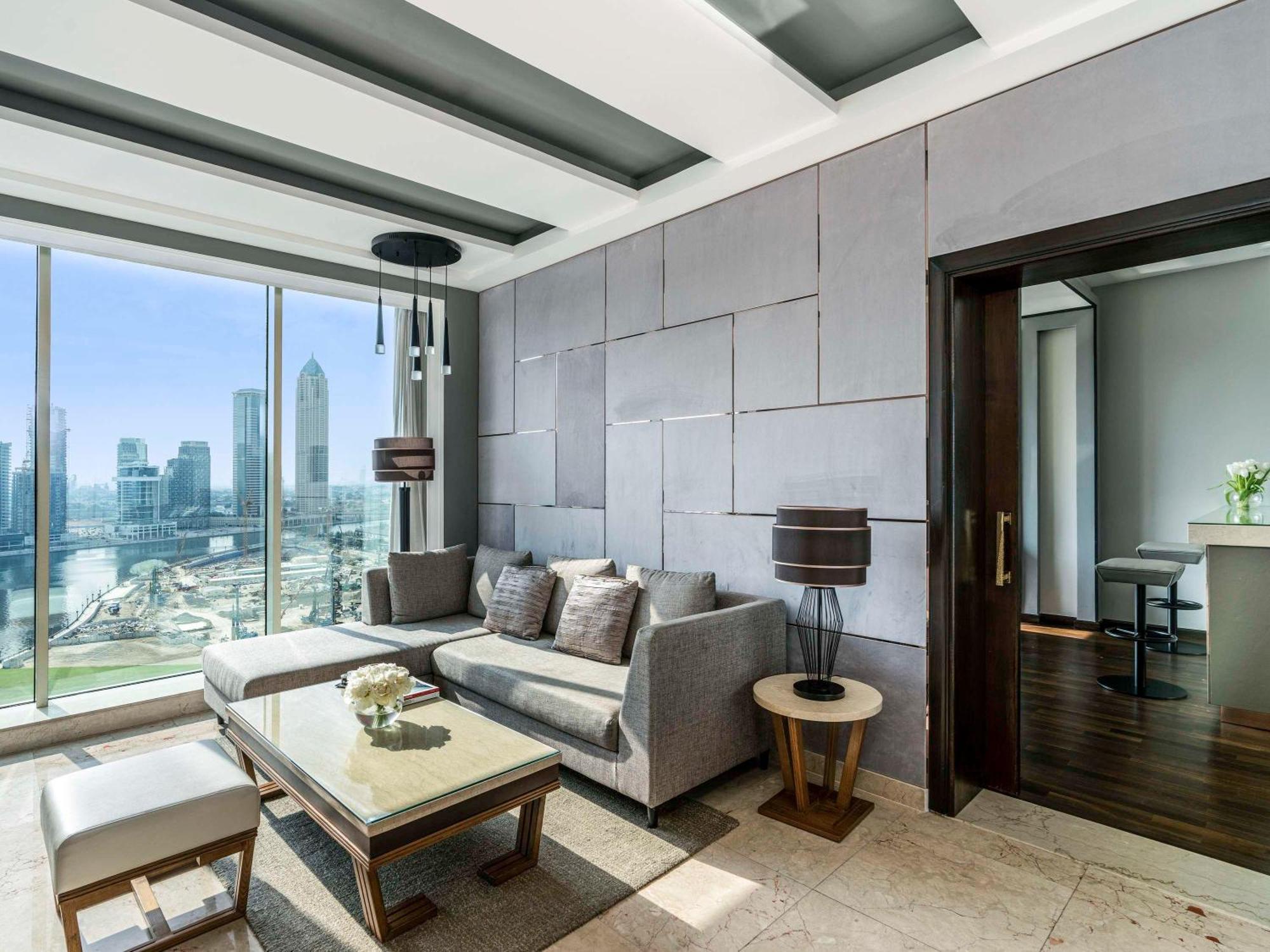 Отель Pullman Dubai Downtown Экстерьер фото