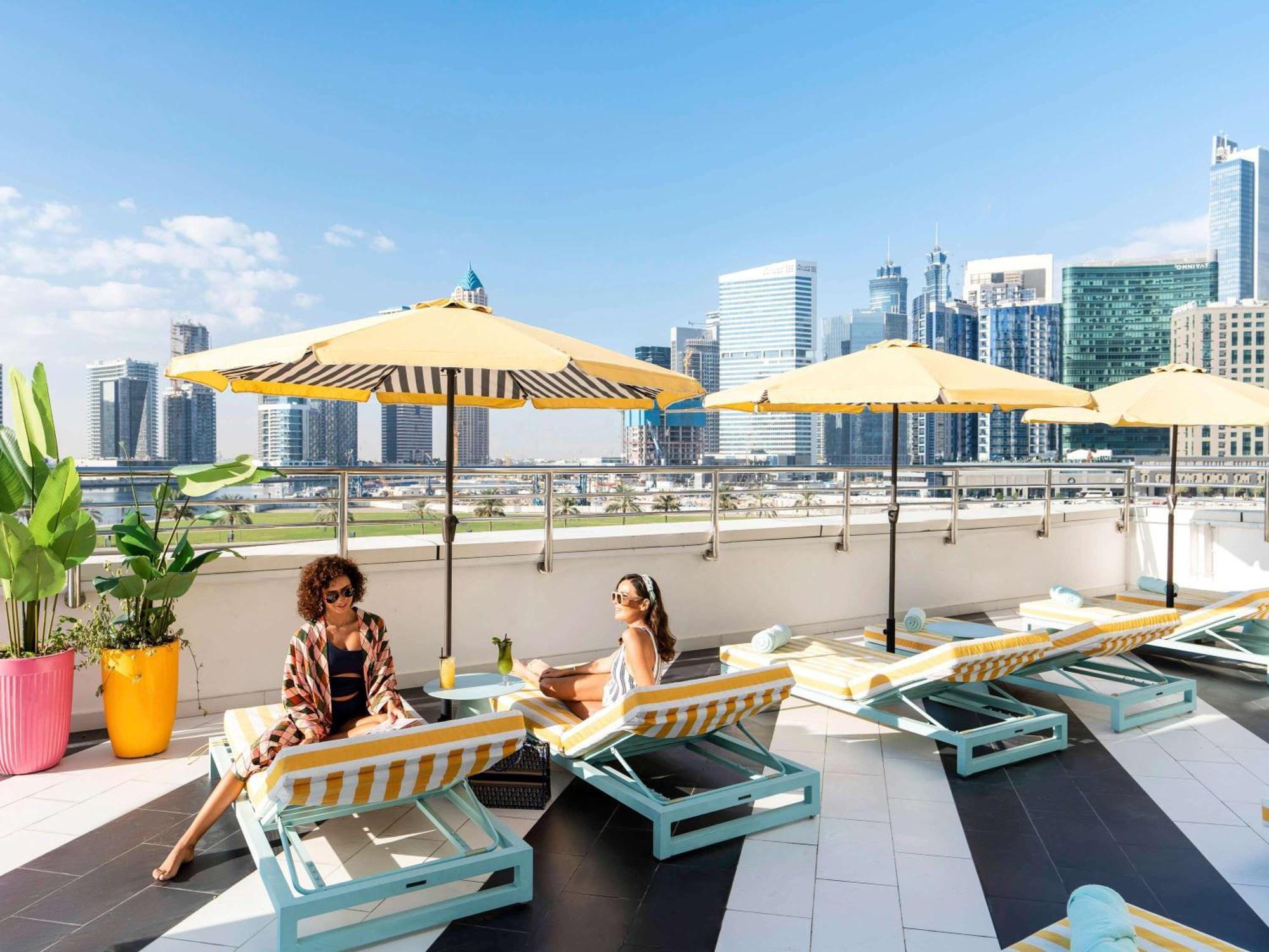 Отель Pullman Dubai Downtown Экстерьер фото